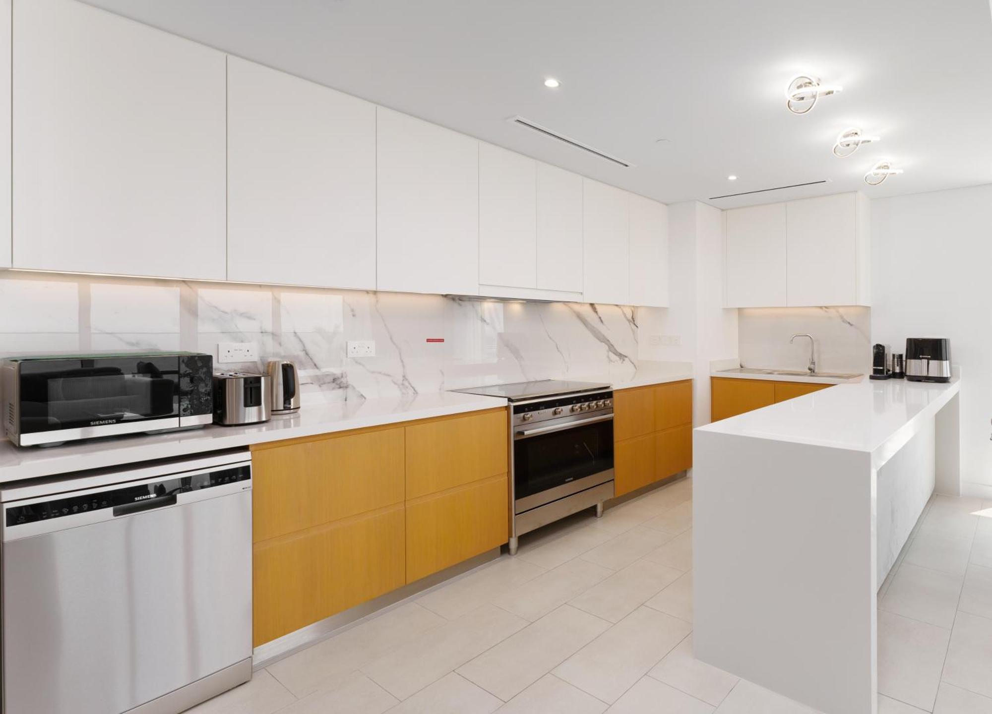 Maison Privee - Seaside Jbr Living W/ Open Sea & Bluewaters Views