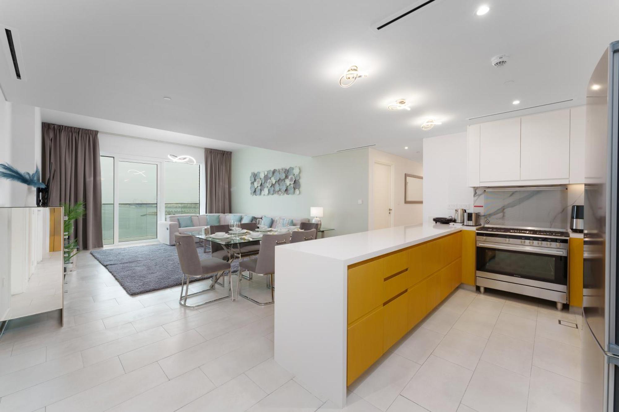 Maison Privee - Seaside Jbr Living W/ Open Sea & Bluewaters Views *